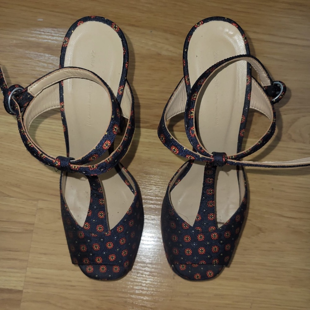 Sandals ZARA pre owned